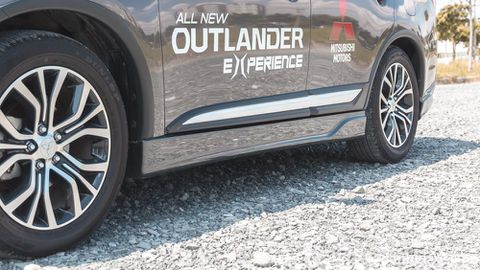 Đánh giá xe Mitsubishi Outlander 2017: Sự lựa chọn hoàn hảo cho quý ông Đánh giá xe Mitsubishi Outlander 2017: Sự lựa chọn hoàn hảo cho quý ông