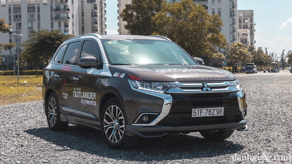 Đánh giá xe Mitsubishi Outlander 2017: Sự lựa chọn hoàn hảo cho quý ông Đánh giá xe Mitsubishi Outlander 2017: Sự lựa chọn hoàn hảo cho quý ông