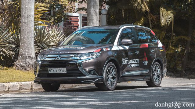 Đánh giá xe Mitsubishi Outlander 2017: Sự lựa chọn hoàn hảo cho quý ông Đánh giá xe Mitsubishi Outlander 2017: Sự lựa chọn hoàn hảo cho quý ông