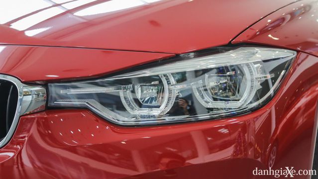 Đánh giá xe BMW 320i 2017: Mạnh mẽ, sắc sảo đầy