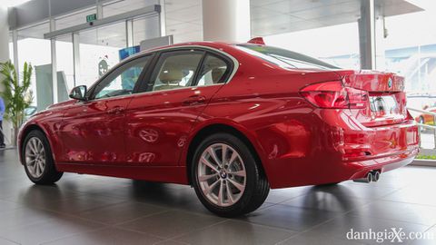 Đánh giá xe BMW 320i 2017: Mạnh mẽ, sắc sảo đầy