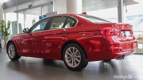 Đánh giá xe BMW 320i 2017: Mạnh mẽ, sắc sảo đầy 