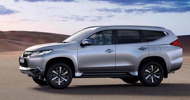 So sánh xe Toyota Fortuner 2017 và Mitsubishi Pajero Sport 2017: Chọn xe chất lượng hay hợp túi tiền? So sánh xe Toyota Fortuner 2017 và Mitsubishi Pajero Sport 2017: Chọn xe chất lượng hay hợp túi tiền?