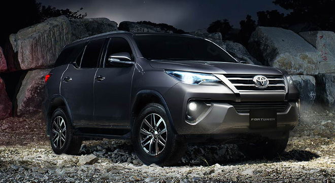 So sánh xe Toyota Fortuner 2017 và Mitsubishi Pajero Sport 2017: Chọn xe chất lượng hay hợp túi tiền? So sánh xe Toyota Fortuner 2017 và Mitsubishi Pajero Sport 2017: Chọn xe chất lượng hay hợp túi tiền?