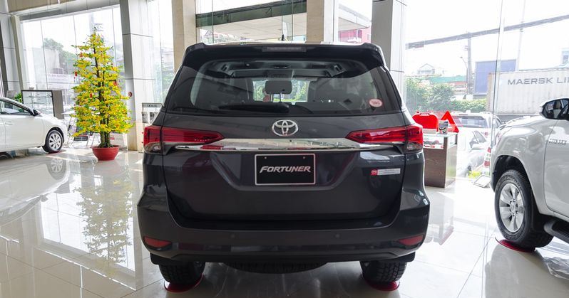 So sánh xe Toyota Fortuner 2017 và Mitsubishi Pajero Sport 2017: Chọn xe chất lượng hay hợp túi tiền? So sánh xe Toyota Fortuner 2017 và Mitsubishi Pajero Sport 2017: Chọn xe chất lượng hay hợp túi tiền?