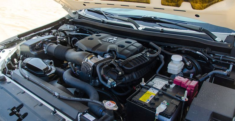 So sánh xe Toyota Fortuner 2017 và Mitsubishi Pajero Sport 2017: Chọn xe chất lượng hay hợp túi tiền? So sánh xe Toyota Fortuner 2017 và Mitsubishi Pajero Sport 2017: Chọn xe chất lượng hay hợp túi tiền?