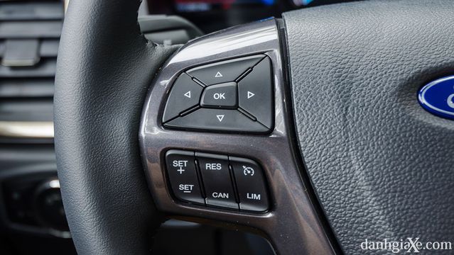 Đánh giá xe Ford Everest 2017: “Đắt xắt ra miếng” Đánh giá xe Ford Everest 2017