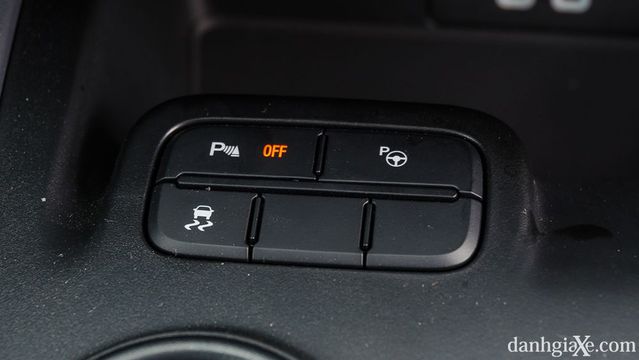 Đánh giá xe Ford Everest 2017: “Đắt xắt ra miếng” Đánh giá xe Ford Everest 2017