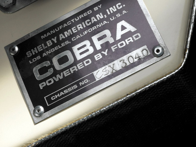 Xe cổ Shelby Cobra 427 có giá bán 2 triệu USD