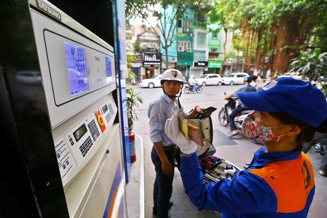 Giá xăng E5 ổn định trong lần điều chỉnh đầu tiên năm 2018 Giá xăng E5 ổn định