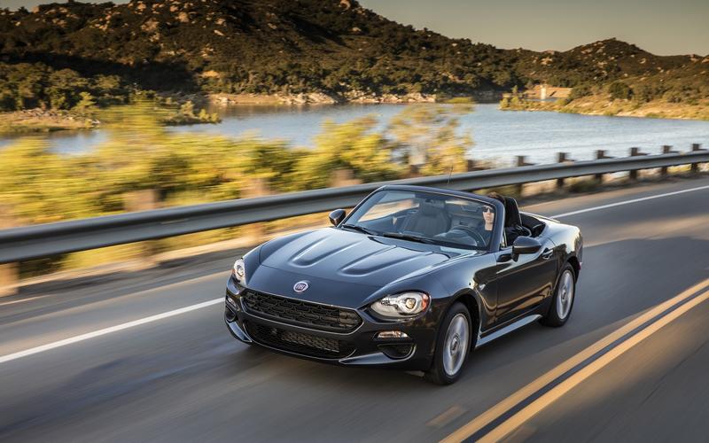 10 xe ế nhất tại Mỹ năm 2017 - Fiat 124 Spider