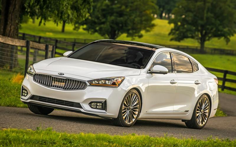10 xe ế nhất tại Mỹ năm 2017 - Kia Cadenza