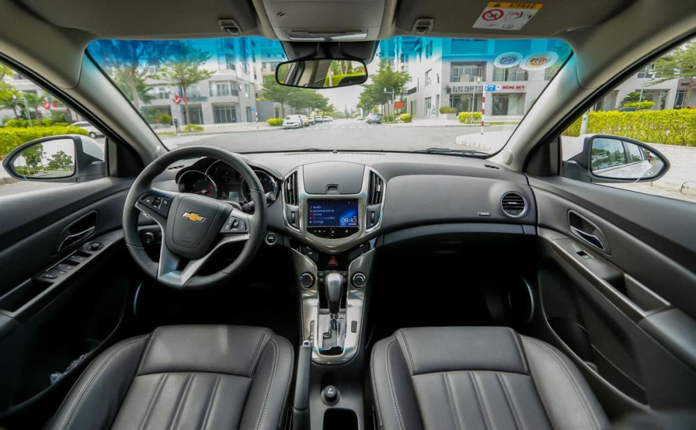 So sánh xe Chevrolet Cruze và Hyundai Elantra: Lão làng đấu với tân binh So sánh xe Chevrolet Cruze và Hyundai Elantra
