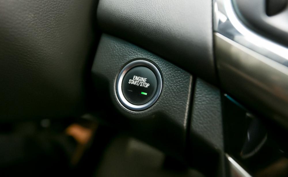 So sánh xe Chevrolet Cruze và Hyundai Elantra: Lão làng đấu với tân binh So sánh xe Chevrolet Cruze và Hyundai Elantra