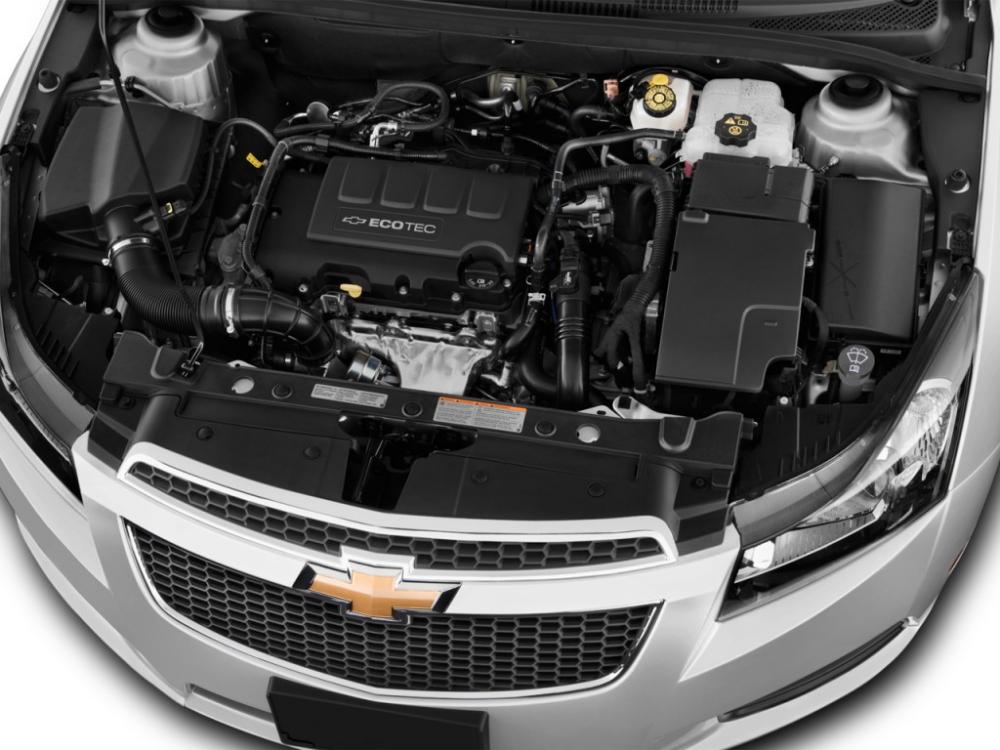 So sánh xe Chevrolet Cruze và Hyundai Elantra: Lão làng đấu với tân binh So sánh xe Chevrolet Cruze và Hyundai Elantra