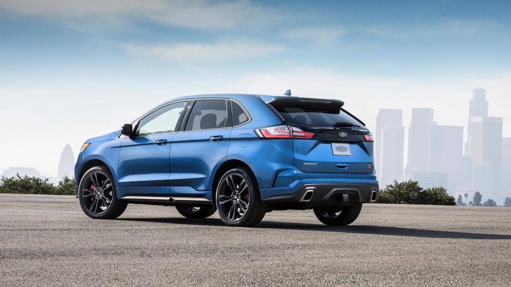 Ford Edge ST 2019 nhìn từ phía sau