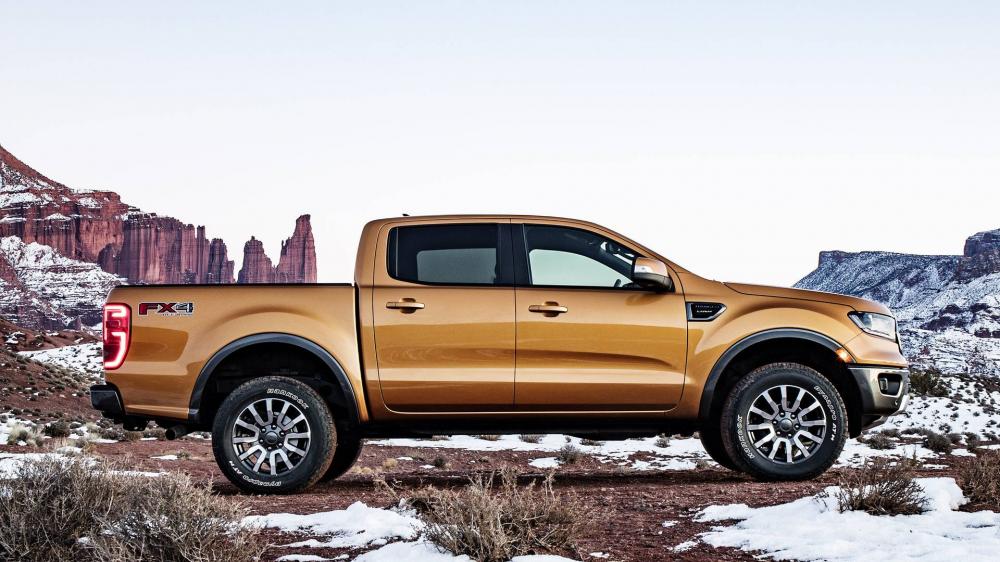 Ford Ranger 2019 với cấu hình SuperCrew Ford Ranger 2019 nhìn ngang sườn