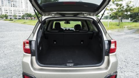 Đánh giá xe Subaru Outback 2017: Mẫu xe hơi cá tính cho khách hàng trung niên Đánh giá xe Subaru Outback 2017