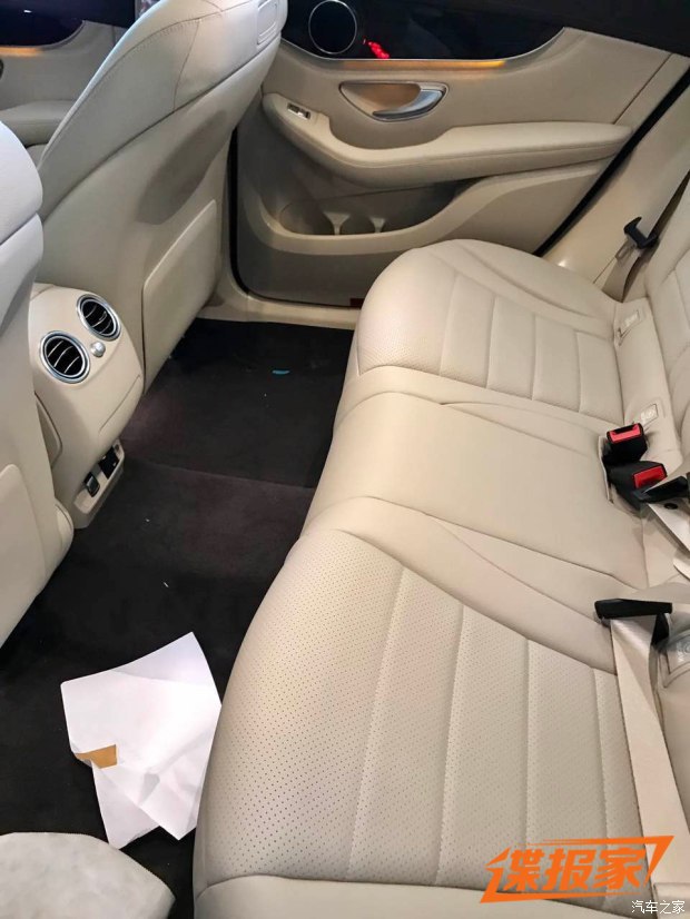 Nội thất của Mercedes-Benz GLC-L