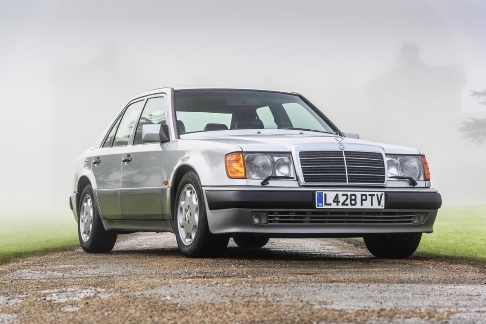 Đấu giá xế cổ Mercedes 500E 