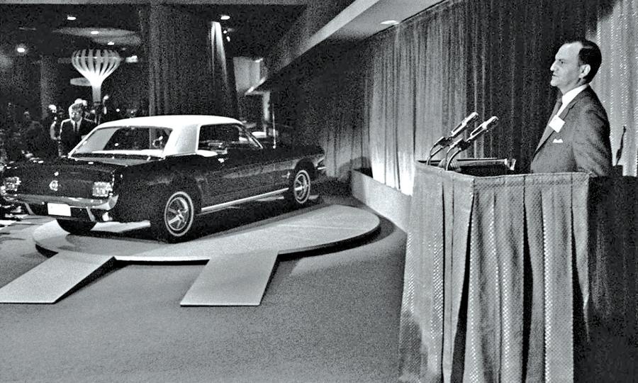 Ford Mustang ra đời vào năm 1964