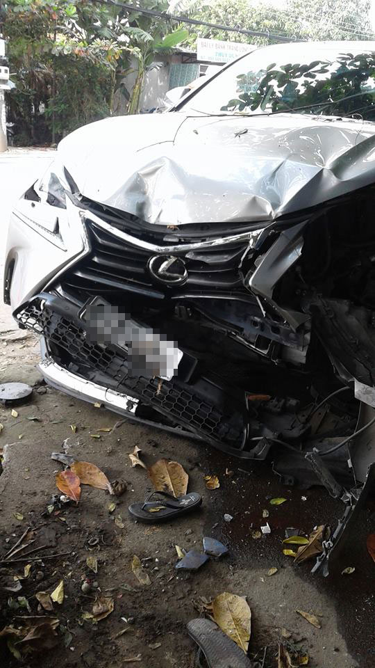Đầu Lexus NX200t biến dạng Đầu Lexus NX200t biến dạng