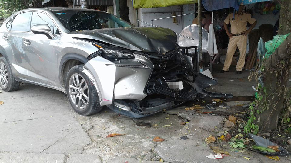 Tai nạn Lexus NX200t Tai nạn Lexus NX200t