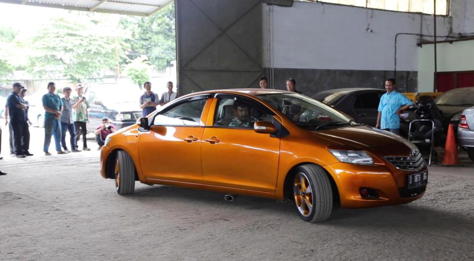 Toyota Vios 2 đầu