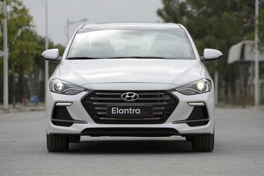Đầu xe Hyundai Elantra Sport 