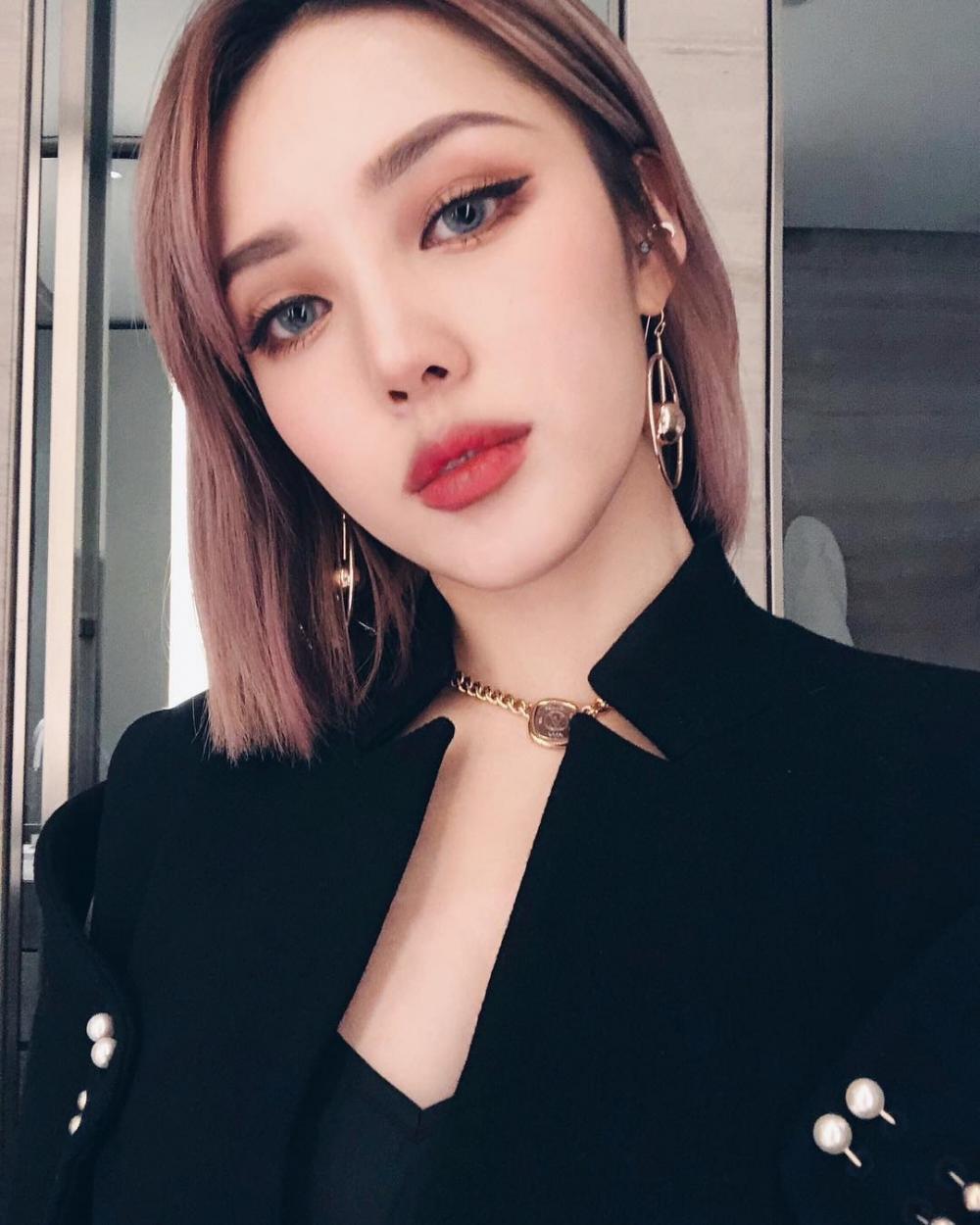 Phù thủy makeup Pony