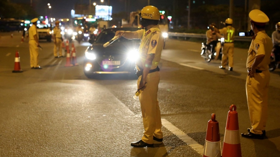 Điểm qua một số lỗi vi phạm giao thông nên chú ý khi lái xe chơi Tết