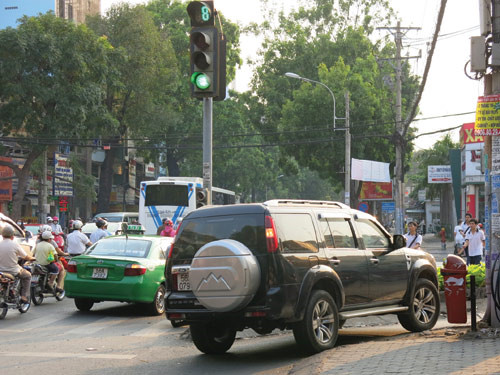 Điểm qua một số lỗi vi phạm giao thông nên chú ý khi lái xe chơi Tết