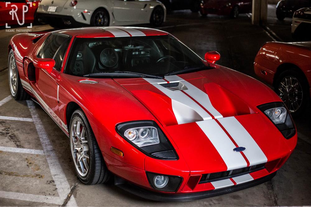 Bộ sưu tập xe phủ bụi