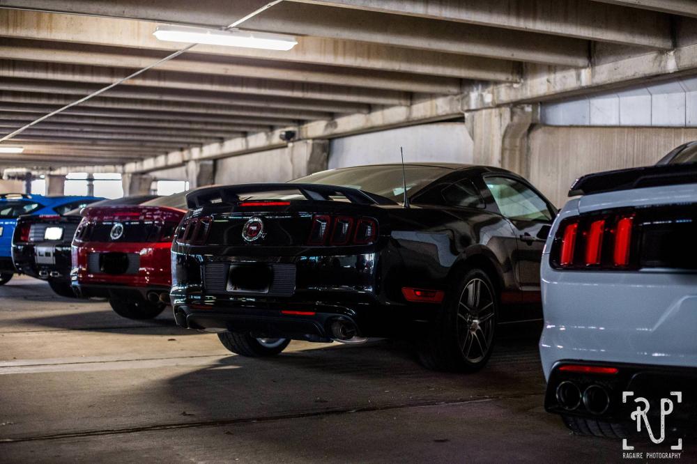 Bộ sưu tập xe phủ bụi