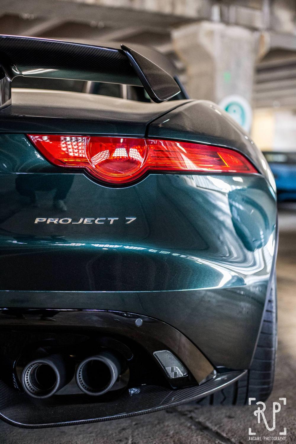 Bộ sưu tập xe phủ bụi