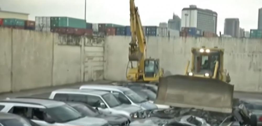 Nghiền nát xe sang nhập lậu, lời tuyên chiến của tổng thống Philippines