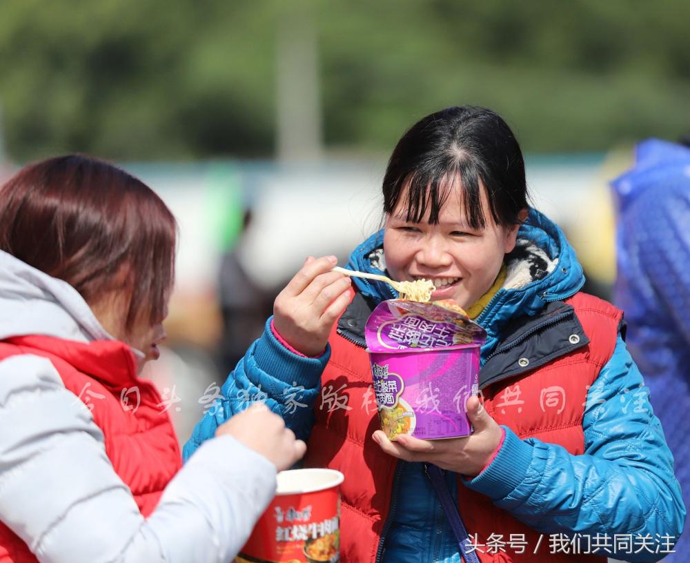 Dàn mô tô xuất hiện trên đường Dàn mô tô xuất hiện trên đường