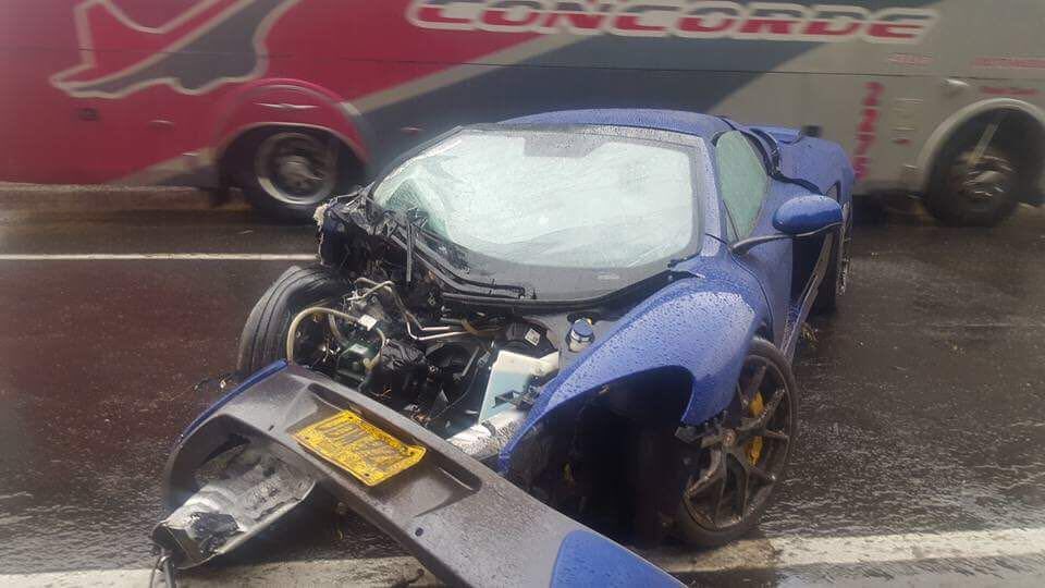 Loạt xe sang biến dạng sau tai nạn nghiêm trọng