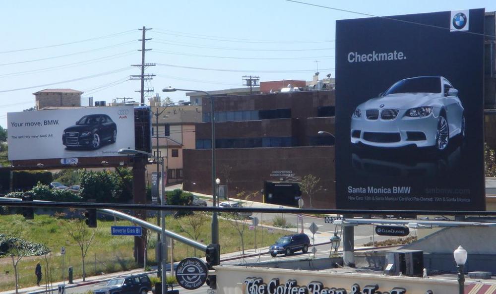 Audi và BMW chơi khăm nhau Audi và BMW chơi khăm nhau