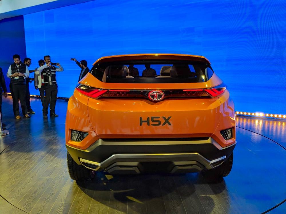 Tata H5X - phiên bản giá rẻ của Land Rover Discovery Sport Tata H5X - phiên bản giá rẻ của Land Rover Discovery Sport