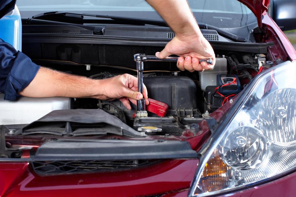 Bảo dưỡng ô tô cận Tết: Dịch vụ quá tải, giá thì tăng