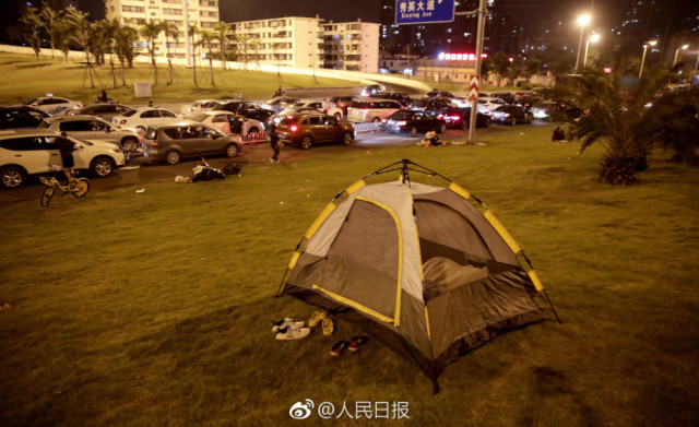 Hãi hùng với cảnh kẹt xe, chờ phà trong 4 ngày ở Trung Quốc sau Tết Hãi hùng với cảnh kẹt xe, chờ phà trong 4 ngày ở Trung Quốc sau Tết