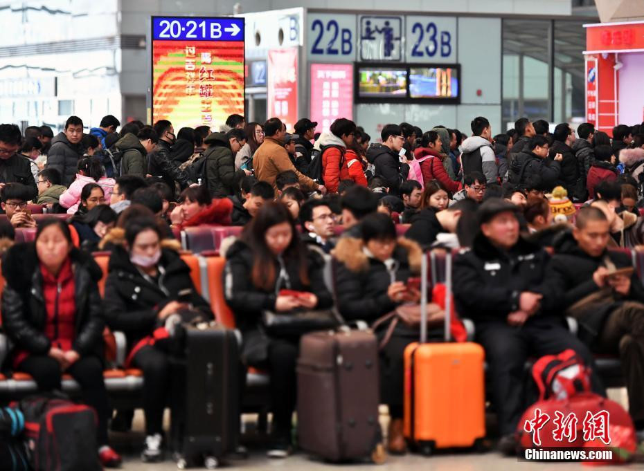 Hãi hùng với cảnh kẹt xe, chờ phà trong 4 ngày ở Trung Quốc sau Tết Hãi hùng với cảnh kẹt xe, chờ phà trong 4 ngày ở Trung Quốc sau Tết