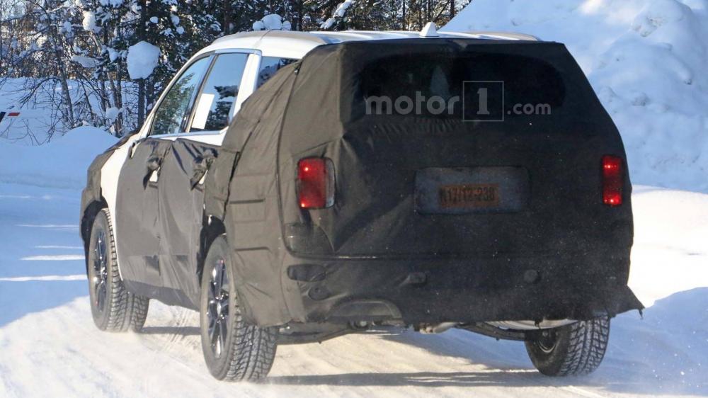 hyundai-suv-8-cho hyundai-suv-8-cho