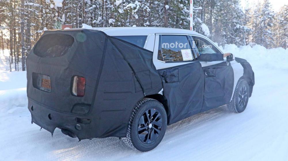 hyundai-suv-8-cho hyundai-suv-8-cho