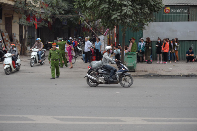 Hà Nội: Vành đai 3 kẹt xe kinh hoàng trong giờ cao điểm sau sự cố tai nạn của xe container Hà Nội: Vành đai 3 kẹt xe kinh hoàng trong giờ cao điểm sau sự cố tai nạn của xe container