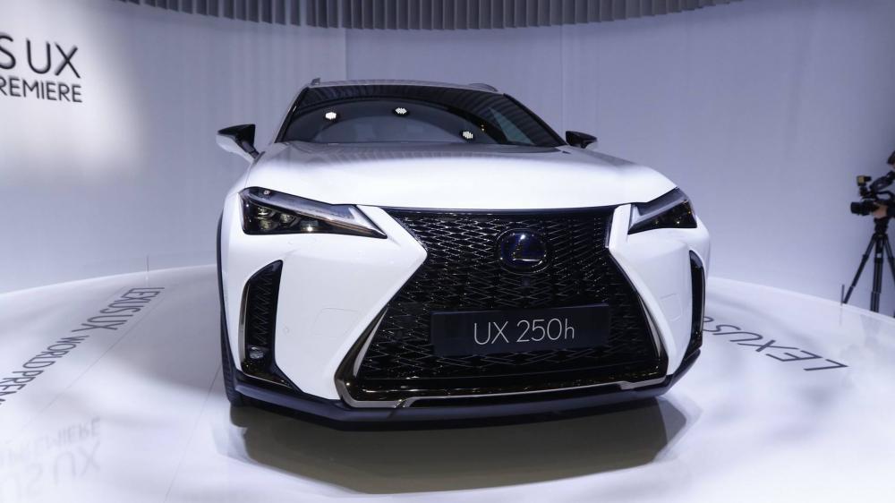 Lexus UX 2019 trong triển lãm Geneva 2018 Lexus UX 2019 trong triển lãm Geneva 2018