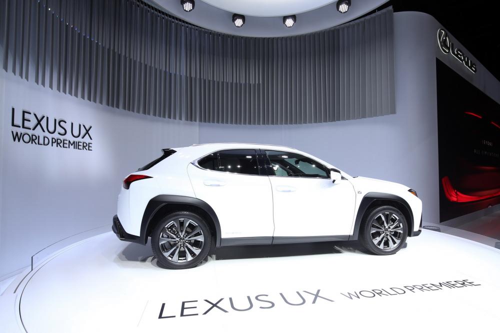 Lexus UX 2019 trong triển lãm Geneva 2018 Lexus UX 2019 trong triển lãm Geneva 2018