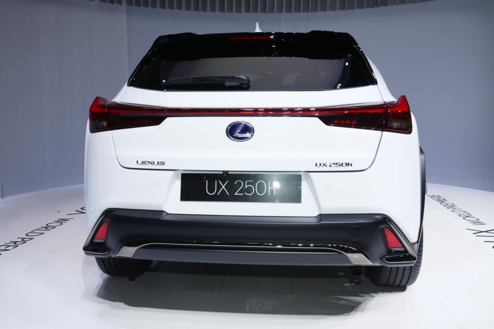 Lexus UX 2019 trong triển lãm Geneva 2018 Lexus UX 2019 trong triển lãm Geneva 2018