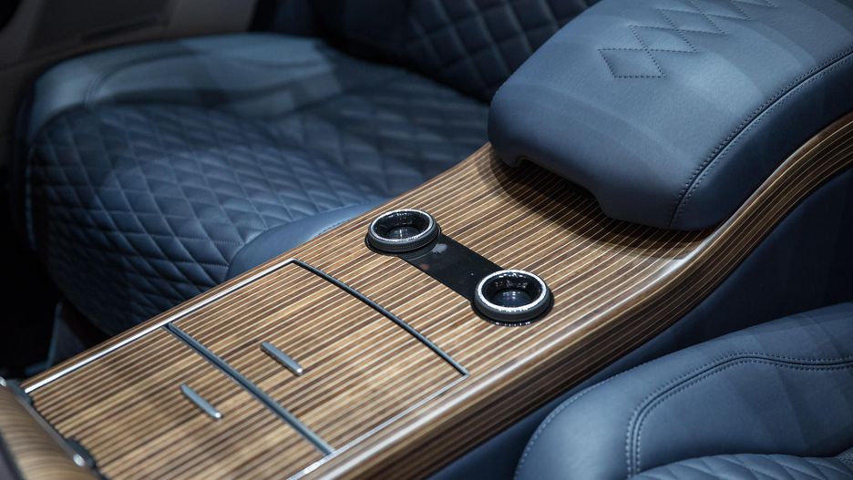 Range Rover SV Coupe  Range Rover SV Coupe